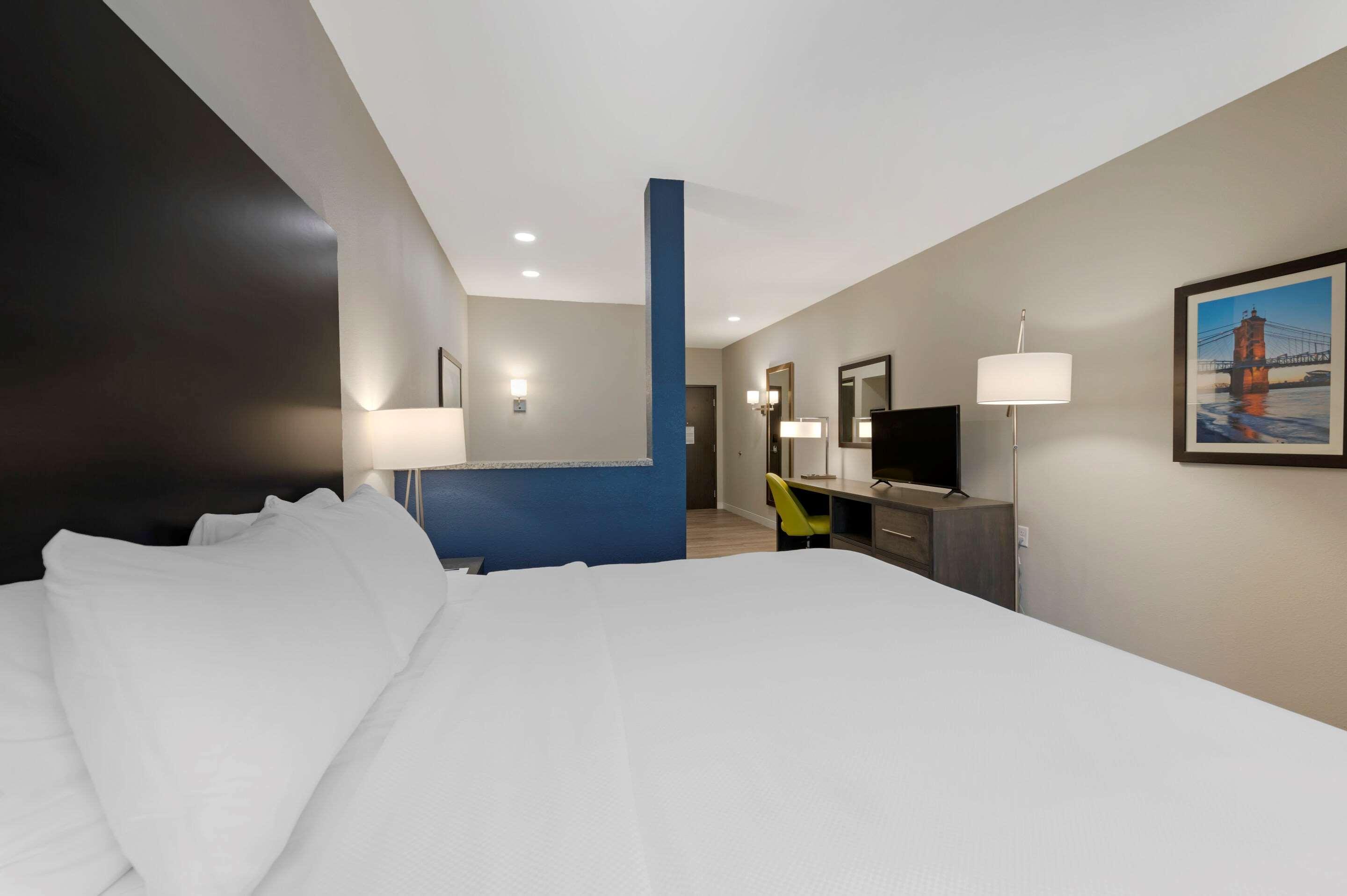 Comfort Suites Cincinnati University - Downtown Buitenkant foto