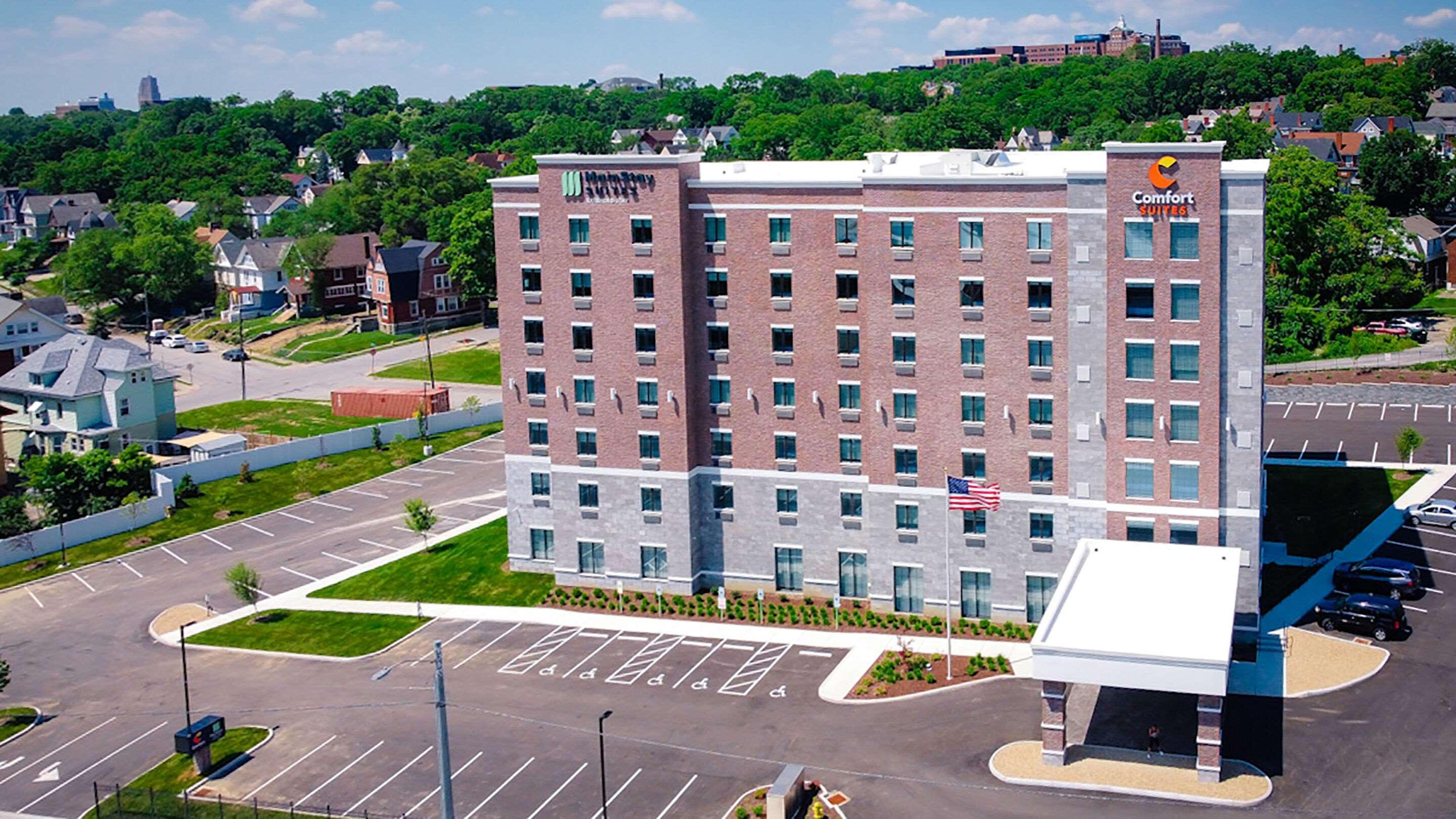 Comfort Suites Cincinnati University - Downtown Buitenkant foto