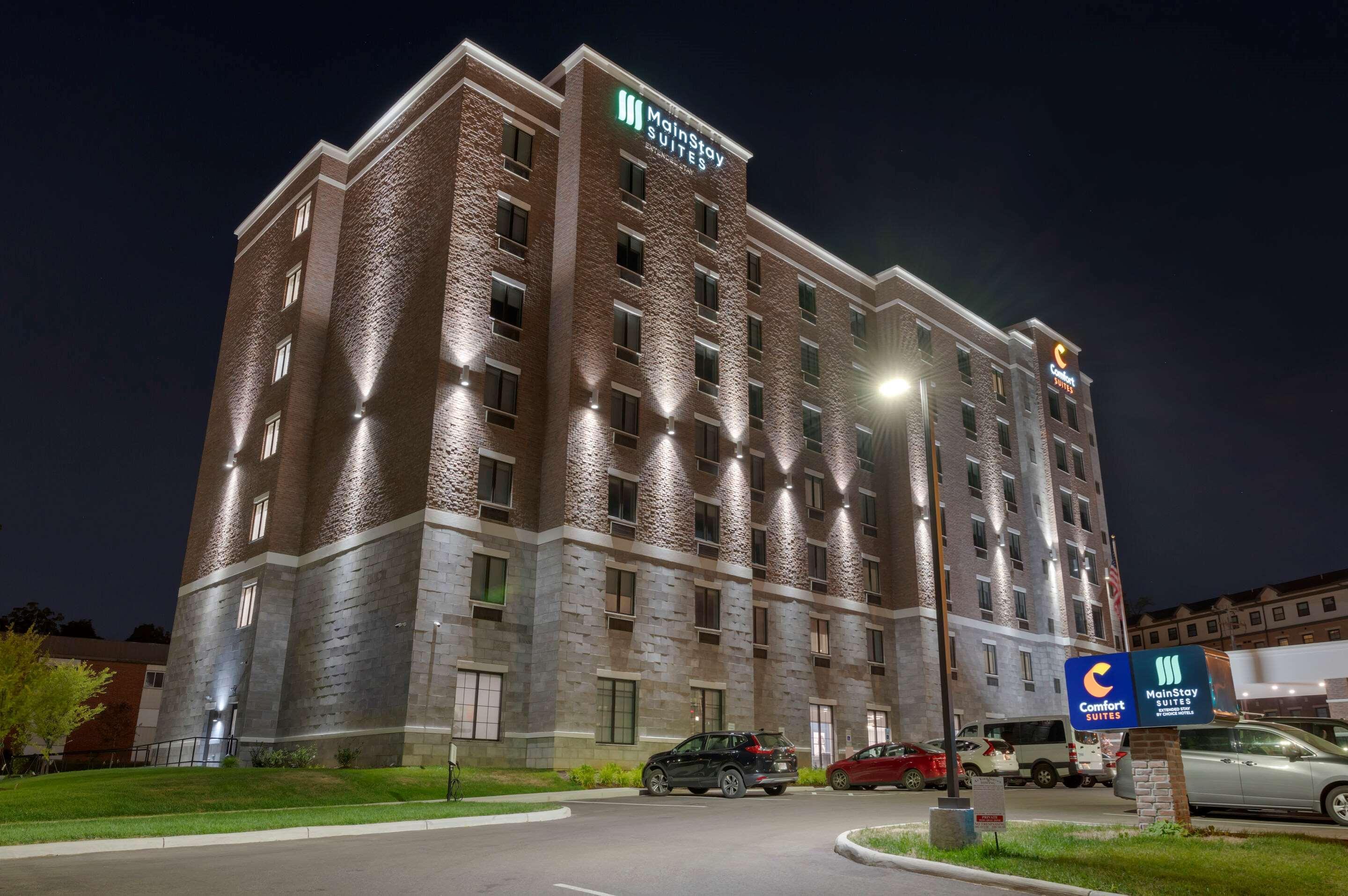 Comfort Suites Cincinnati University - Downtown Buitenkant foto