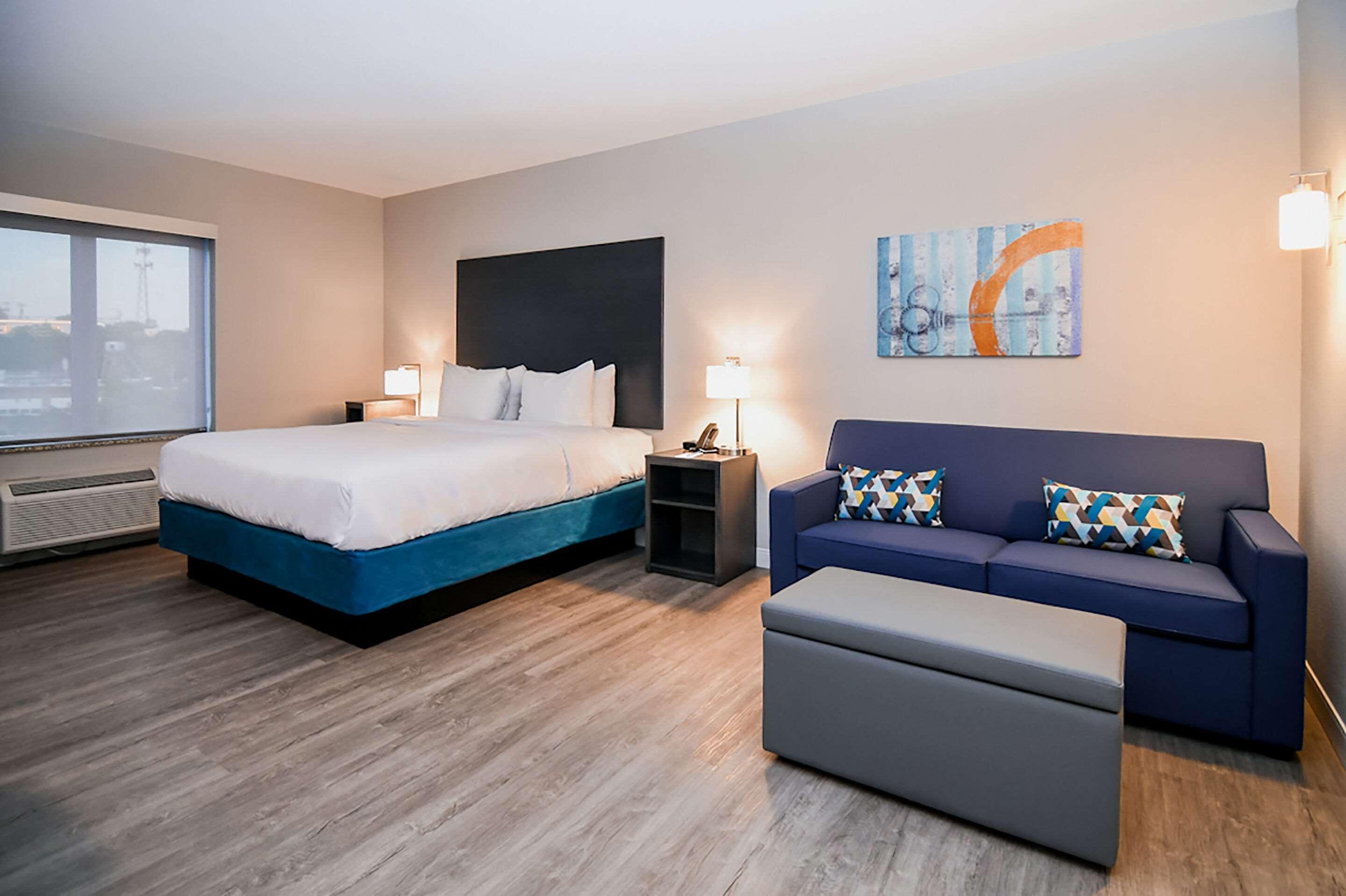 Comfort Suites Cincinnati University - Downtown Buitenkant foto
