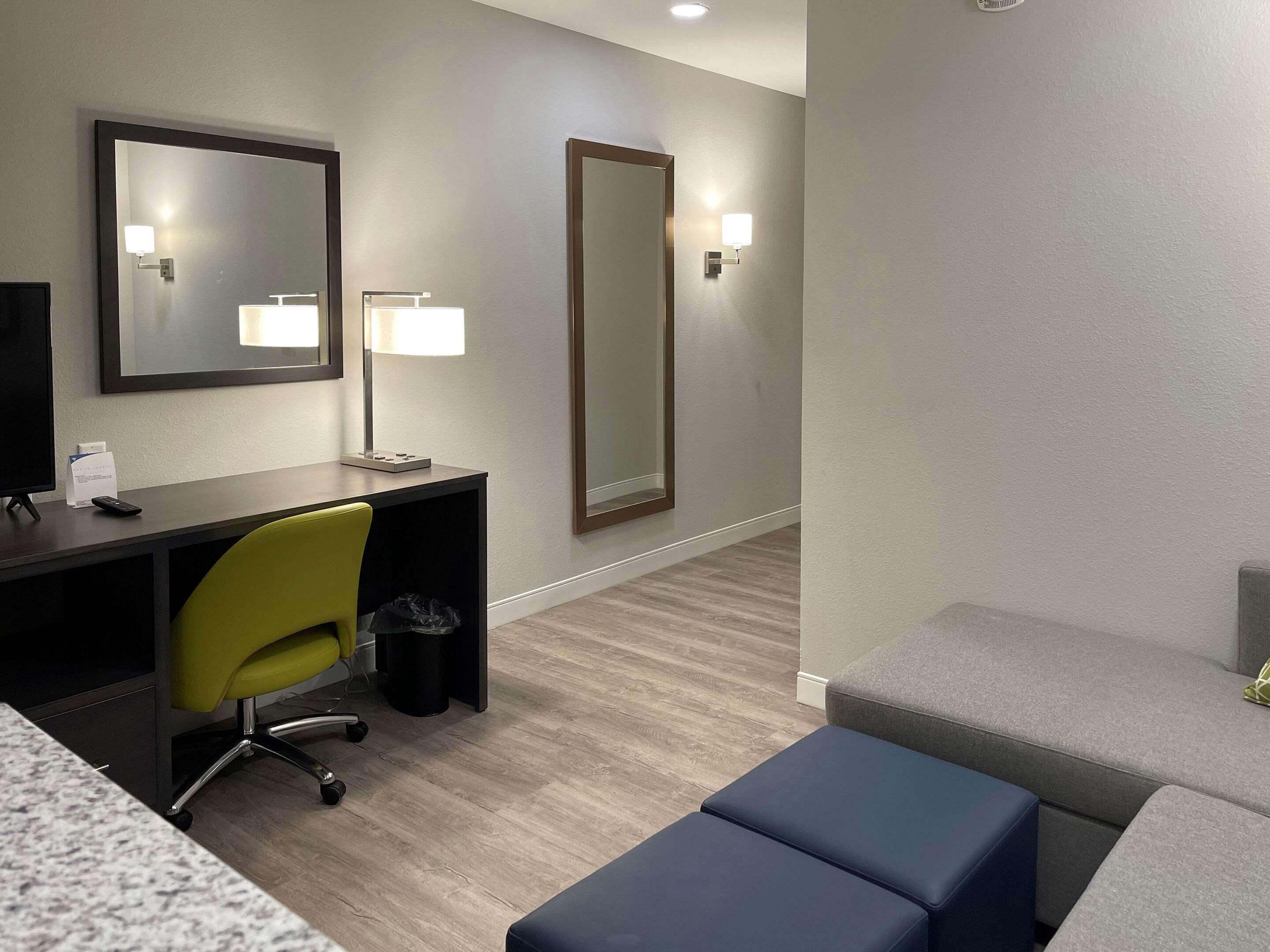 Comfort Suites Cincinnati University - Downtown Buitenkant foto