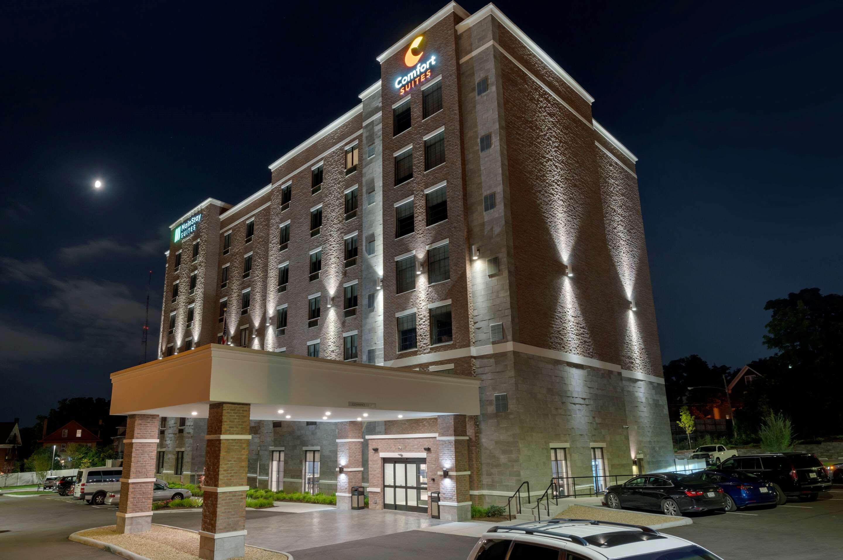 Comfort Suites Cincinnati University - Downtown Buitenkant foto