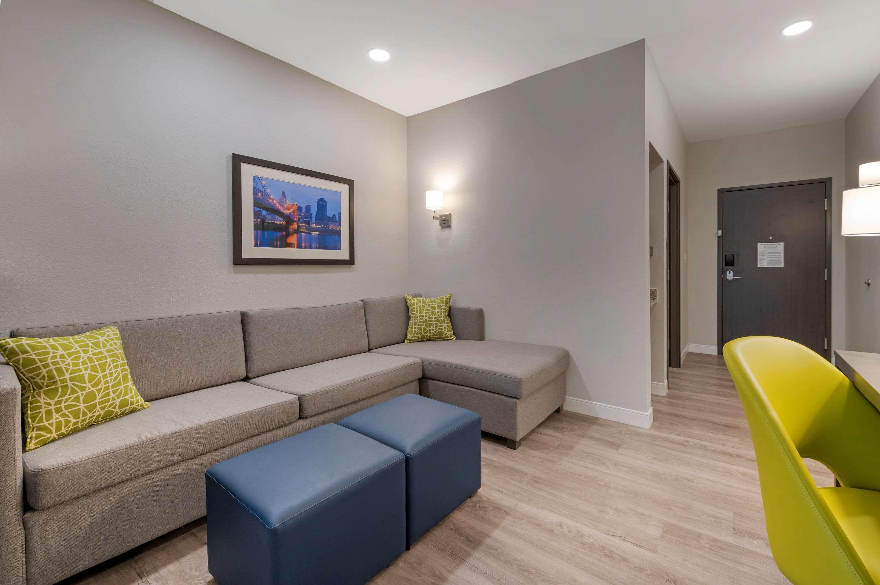 Comfort Suites Cincinnati University - Downtown Buitenkant foto