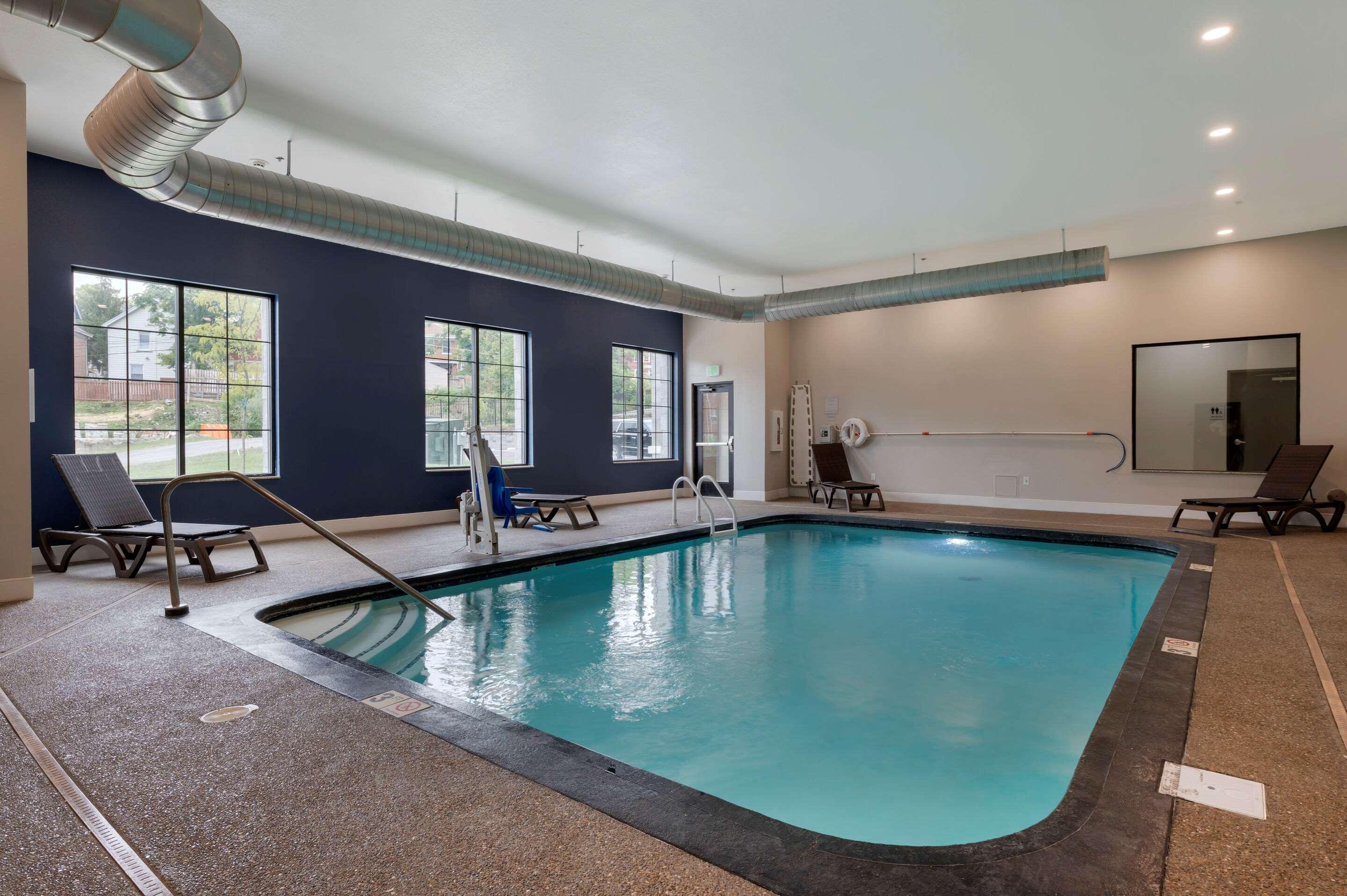 Comfort Suites Cincinnati University - Downtown Buitenkant foto